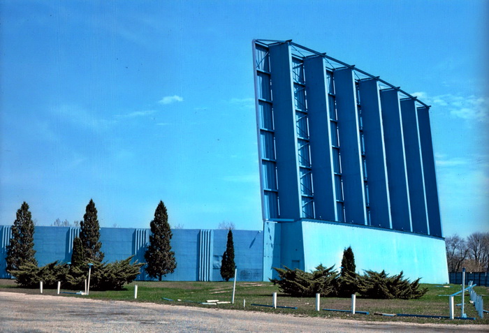 Miracle Mile Drive-In Theatre
